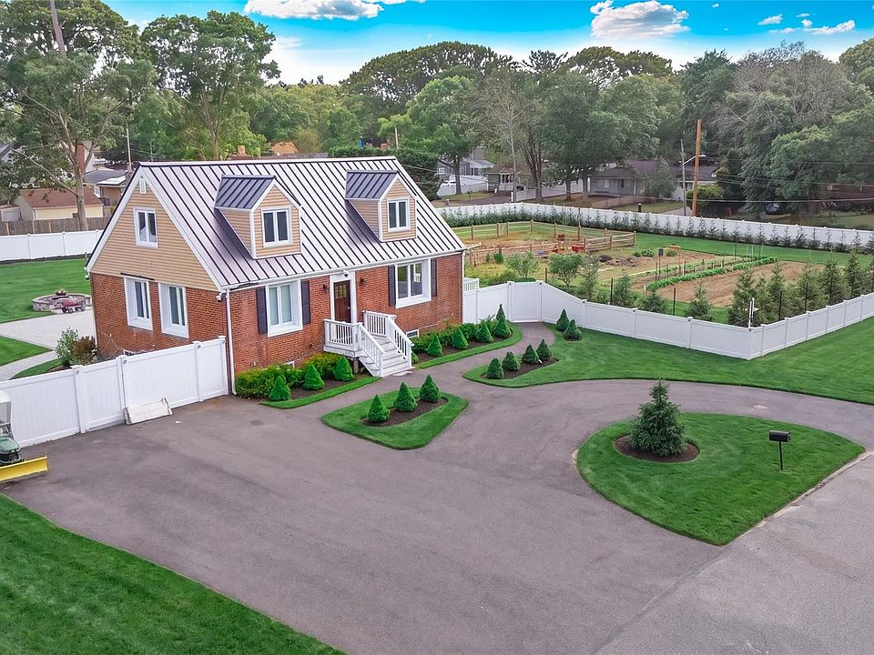 1st image of 4 Riverside Avenue
