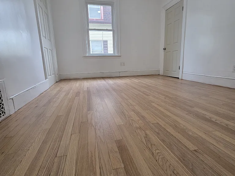 56 Pinckney St #4 — Photo 2