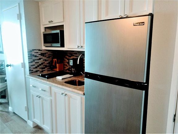 5th image of 5220 Seawall Blvd APT 1131