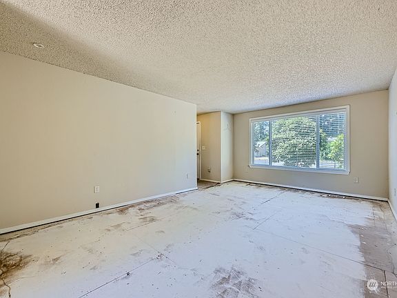 2nd image of 11611 211th Avenue E