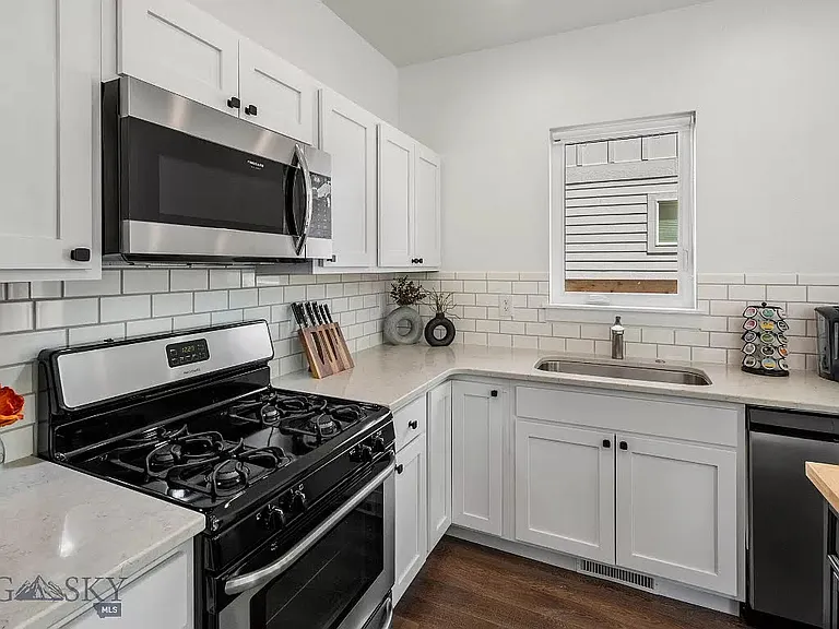 2394 Renee Way — Photo 2