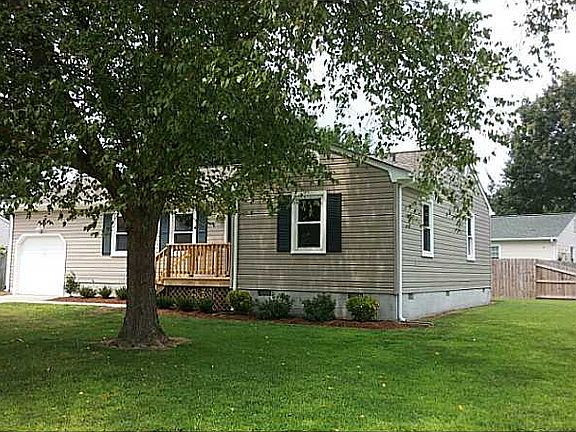3rd image of 119 Monarch Dr