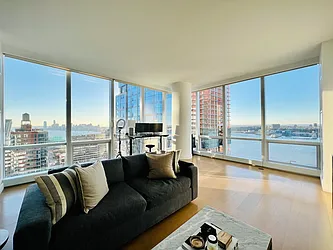 Rented by Gulia Wang, LREB