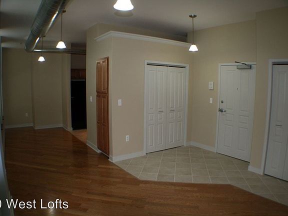4th image of 10 W Huron St Ste 303