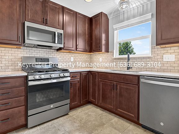4th image of 2823 Winding Valley Dr