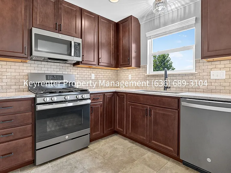 2823 Winding Valley Dr — Photo 4