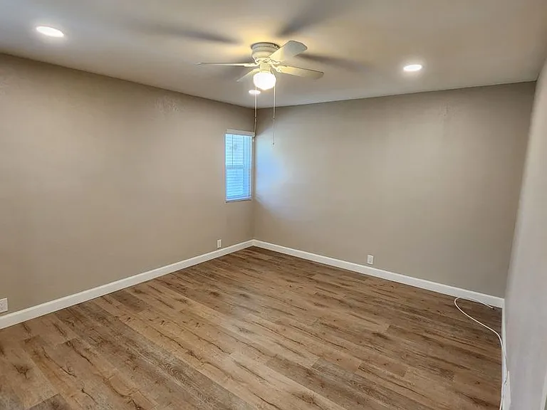 16598 Bernardo Oaks Dr — Photo 11