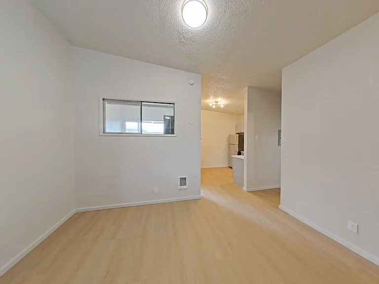 University Manor - Newly Renovated Units just a short walk from Campus! — Photo 45