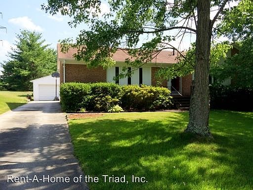 1st image of 604 Thornberry Dr
