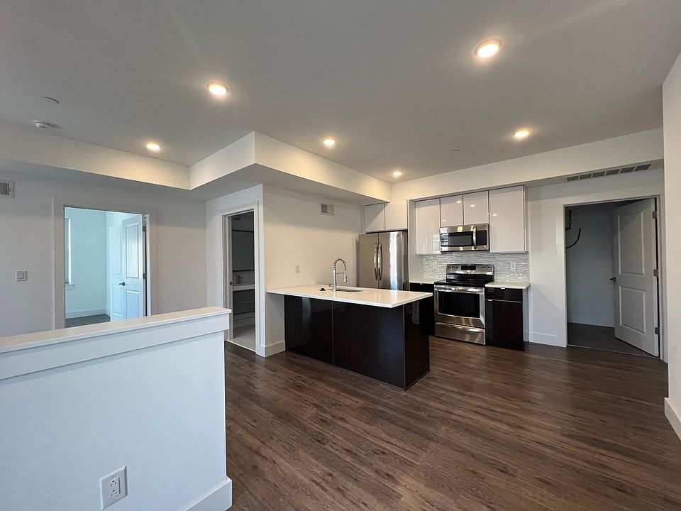1st image of 1427 Melon St #406