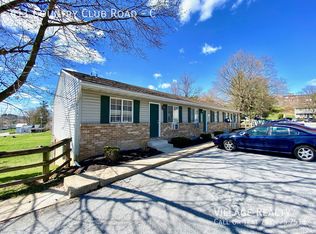 611 Country Club Rd #C, Red Lion, PA 17356