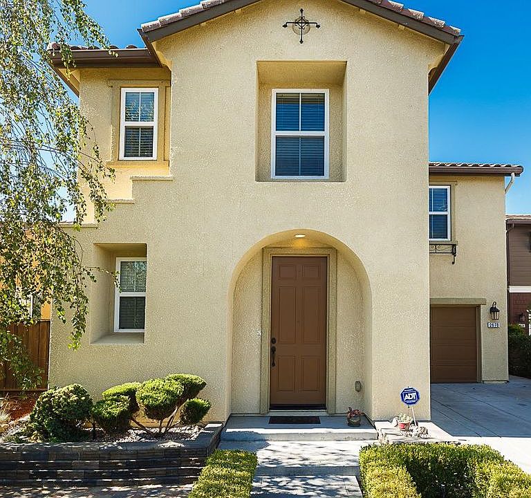 1st image of 2678 Nicolson Cir