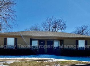 1719 Short St #A, Cleburne, TX 76033