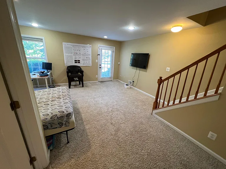 555 Coventry Dr — Photo 28