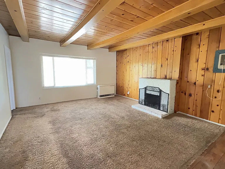 164 Cottonwood Ln — Photo 3