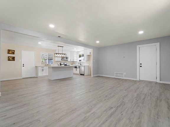 5th image of 37066 98th St E