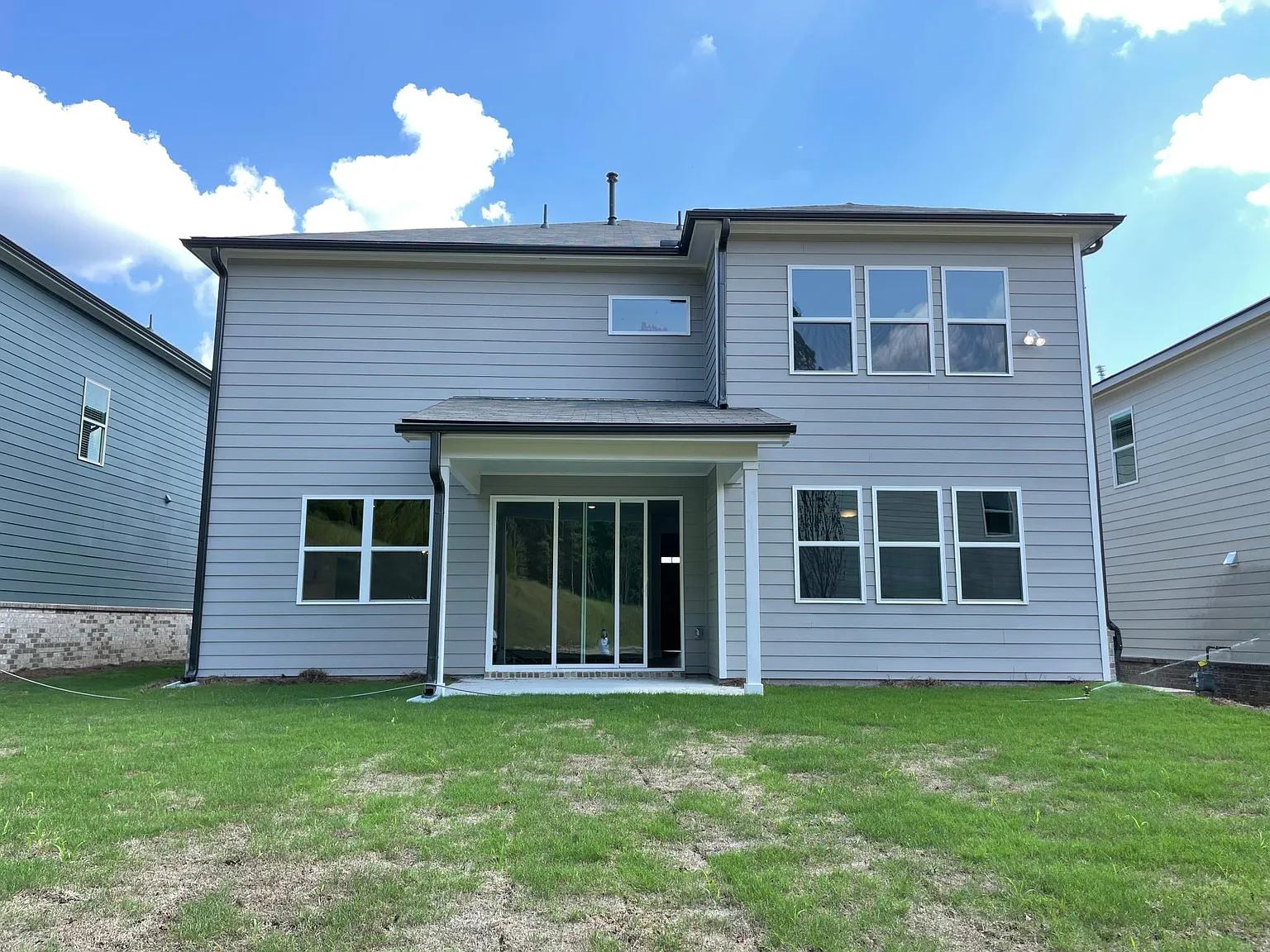 5 bed, 3402 sqft, $2,900 — Photo 3
