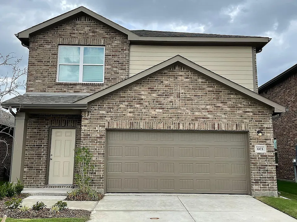 3 bed, 2.5 bath, 1605 sqft, $1,799 — Photo 1