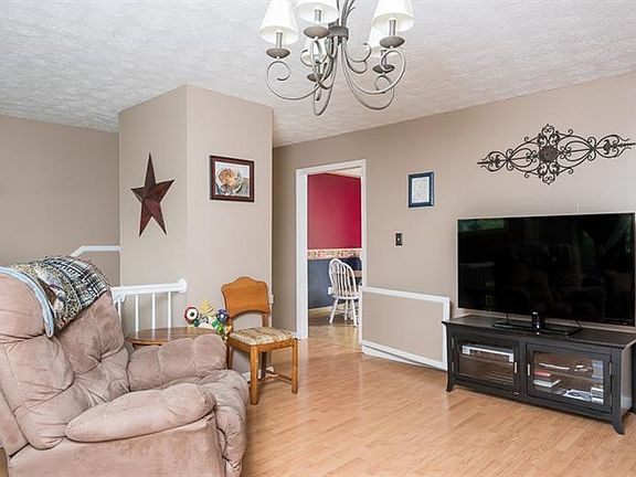 5th image of 3402 Winthrop Dr