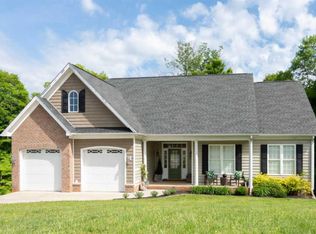 197 Ralls Apple Rd, Madison Heights, VA 24572