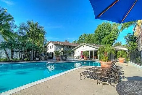 Brooklake — Photo 3