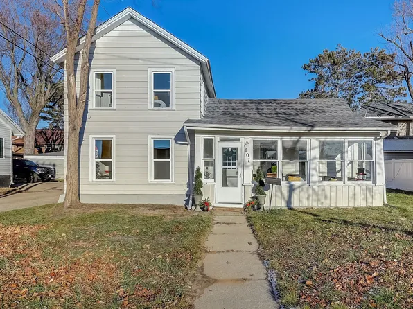 707 Dewitt St, Portage, WI 53901