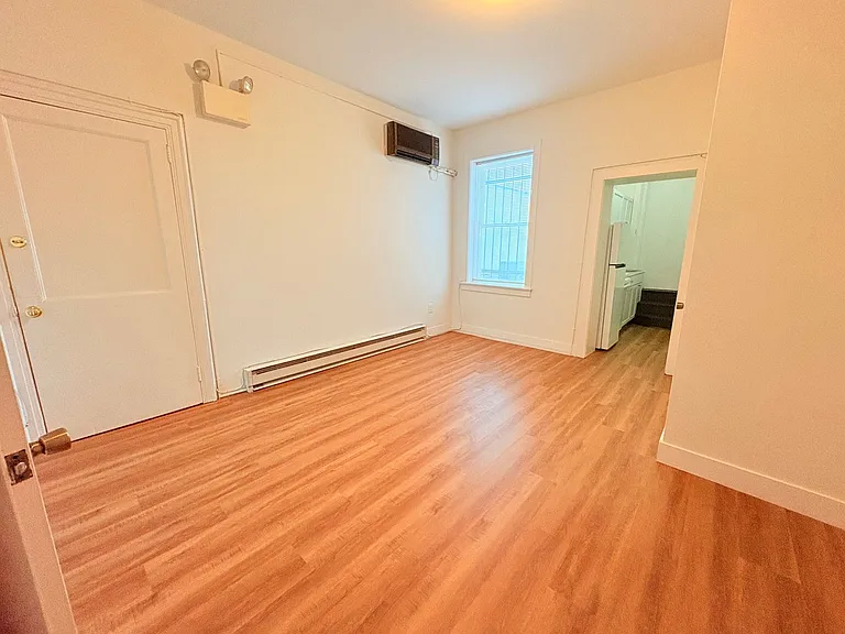 223 S George St — Photo 3