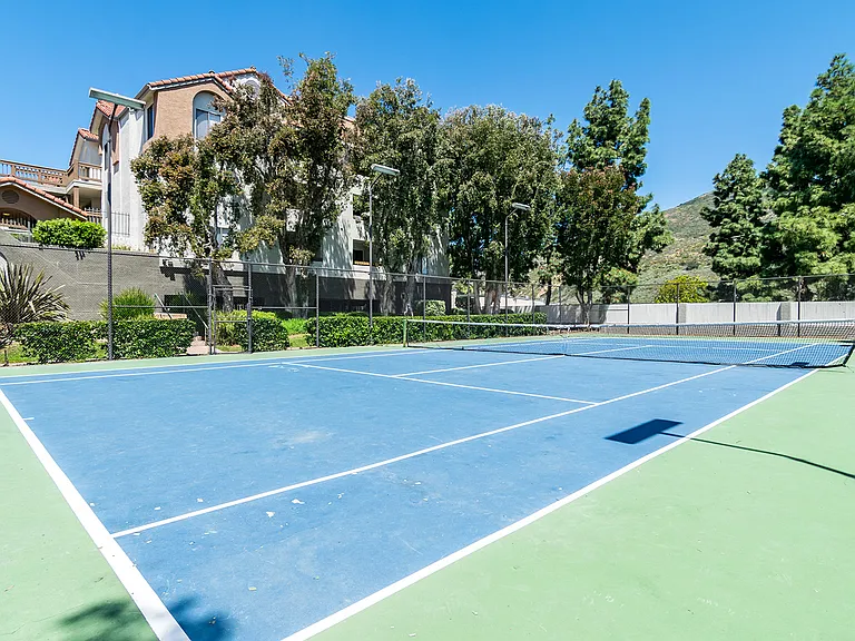 Mission Trails Apartments — Photo 33