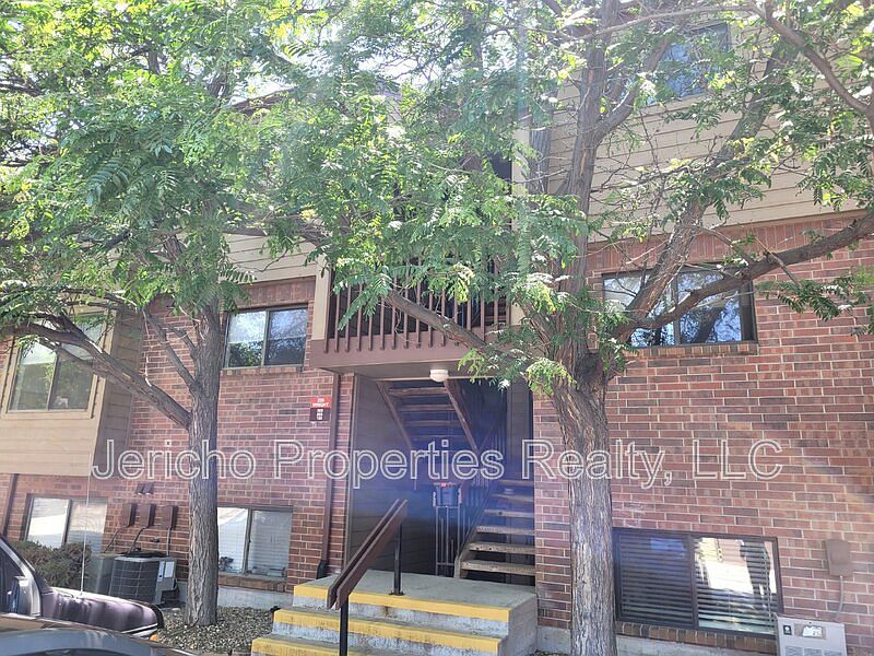 1st image of 226 Wright St APT 303
