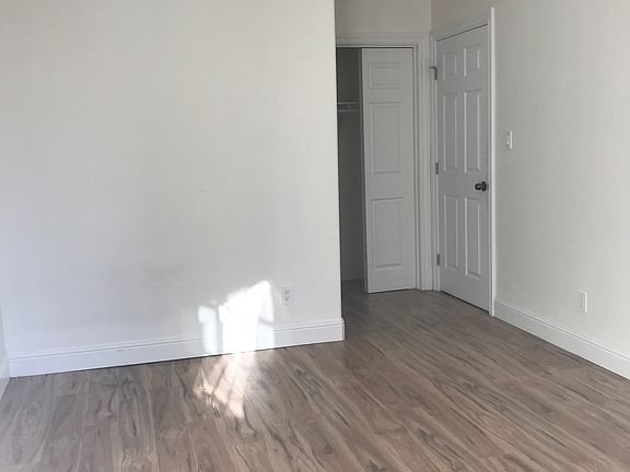 3rd image of 211 Miramar Ave #3