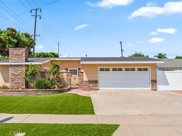 15471 Salisbury Ln, Huntington Beach, CA 92647