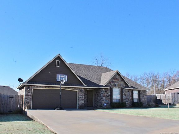 2nd image of 4095 Highland Dr