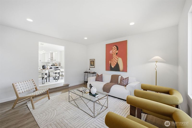 5th image of 5614 Norpoint NE