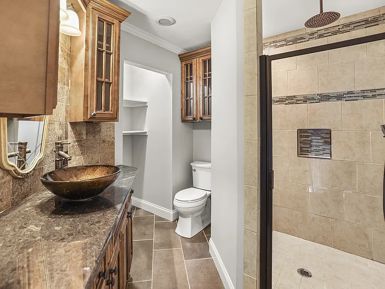3127 Creekview Ln — Photo 16