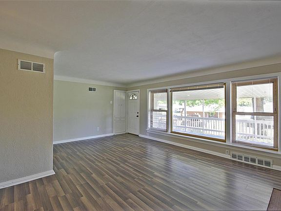 3rd image of 1906 Basil Dr