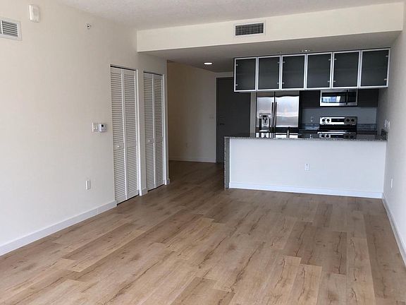 3rd image of 1424 NE Miami Pl APT 1426