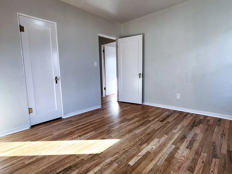 1007 S Ivy St — Photo 15