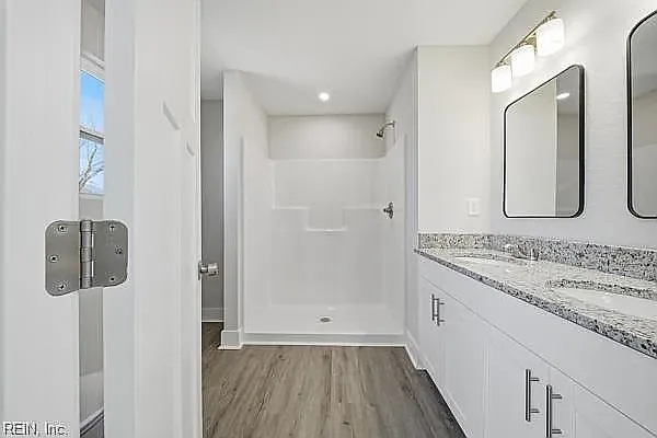 309 Webb St — Photo 5