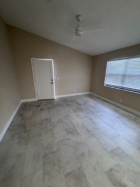 1st image of 523 E Curlew Pl