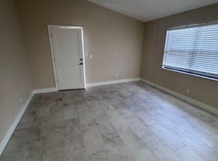 523 E Curlew Pl, Tarpon Springs, FL 34689