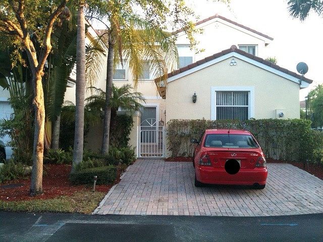 1st image of 960 Corkwood St