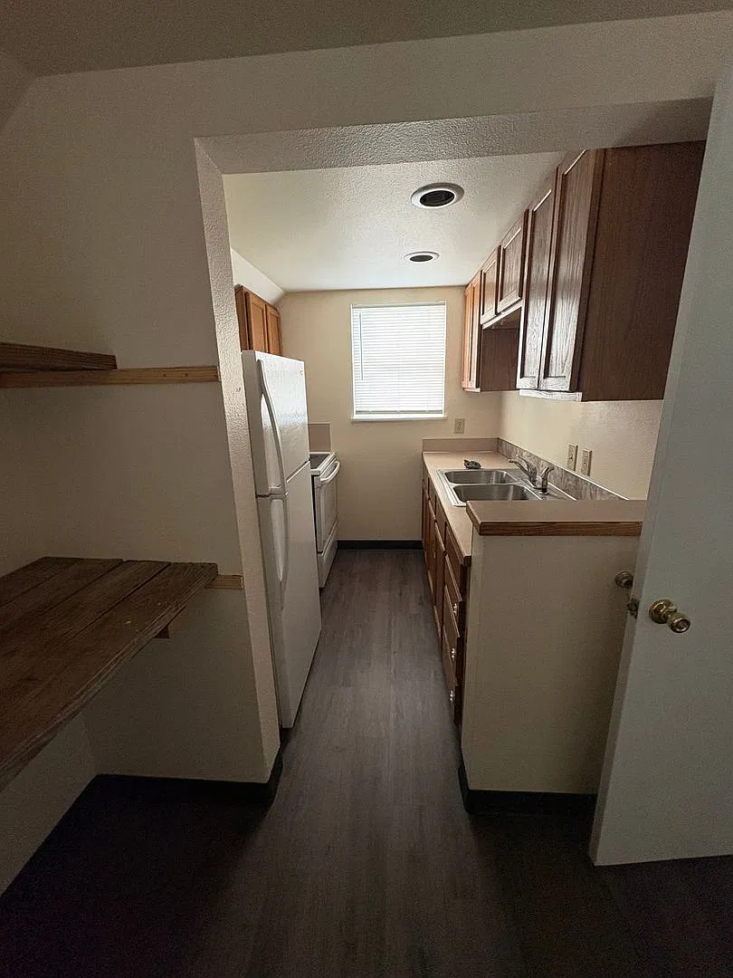 E. Brooks 4-plex - Donald Anthony Estate — Photo 1