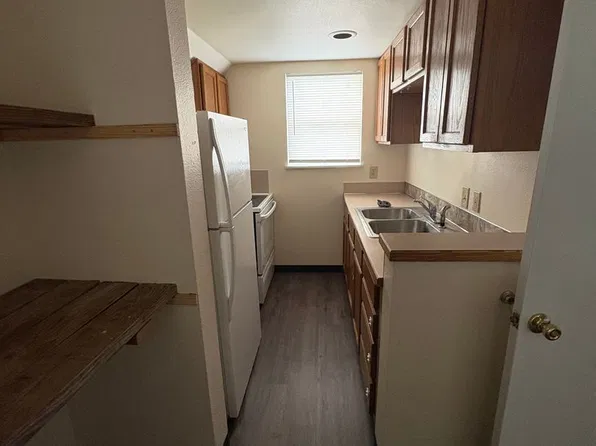 E. Brooks 4-plex - Donald Anthony Estate, 118 E Brooks St APT 201, Goldendale, WA 98620