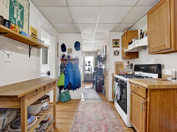 5th image of 2919 N Seeley Ave APT Ch-2