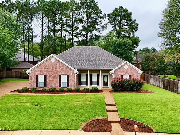 2nd image of 205 Stonebriar Ln