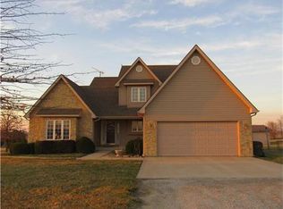 3894 Breckenridge Ct, Lathrop, MO 64465