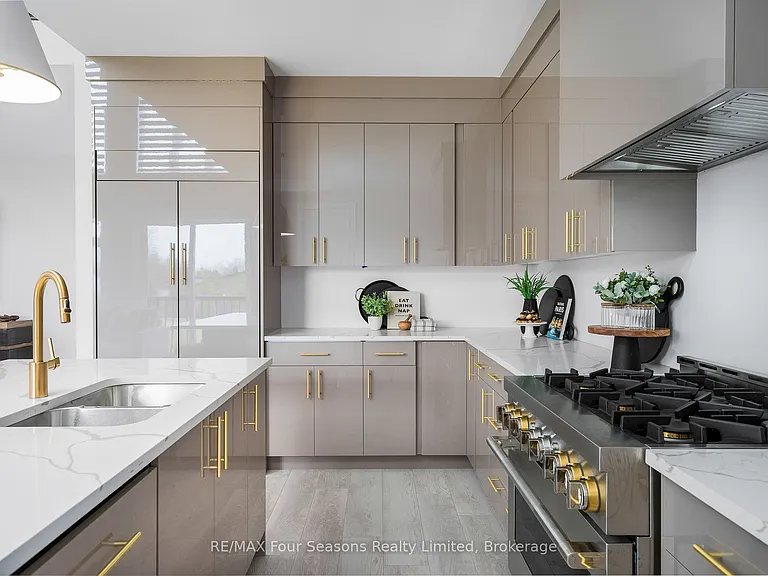 95 Goldie Ct — Photo 13