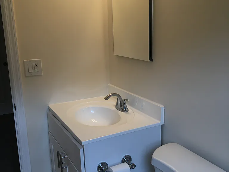 13 Gwynne Ln #4 — Photo 3