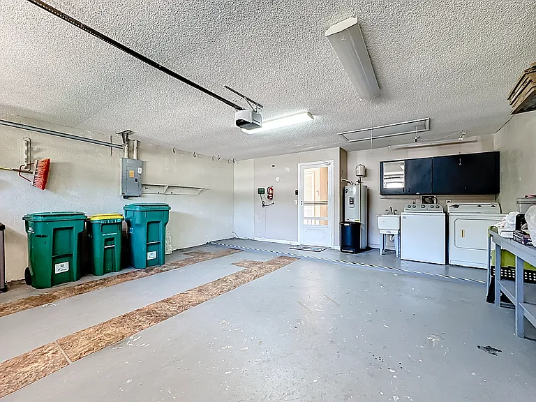 3033 Dunhill Dr — Photo 30