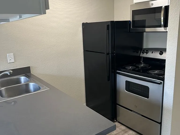 Des Moines Station Apartments — Photo 15